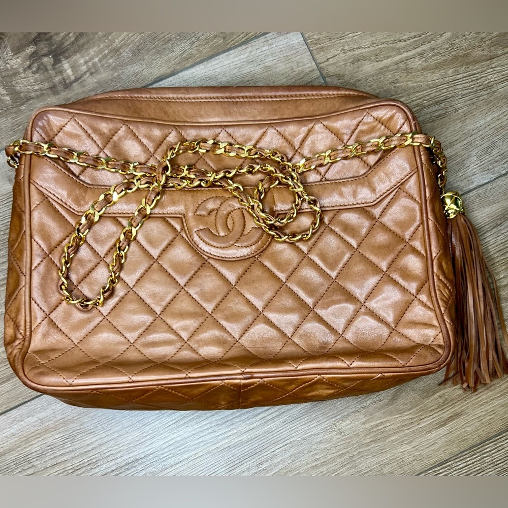 Vintage CHANEL CC Tassel Camera Bag in Tan Leather - GUC - Picture 12 of 14